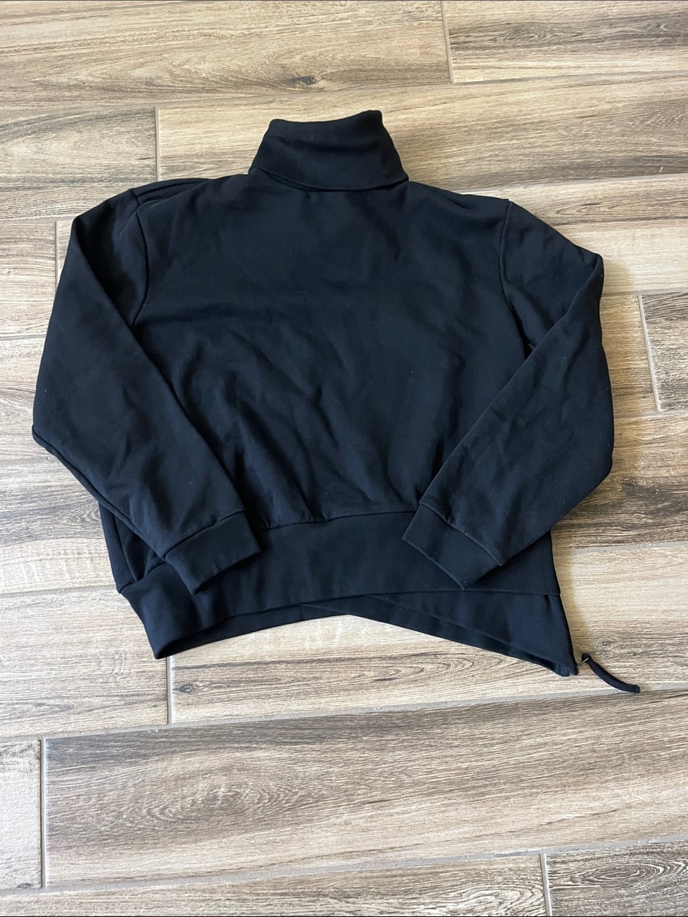 Vibe Black Turtleneck Pullover Sweatshirt NET